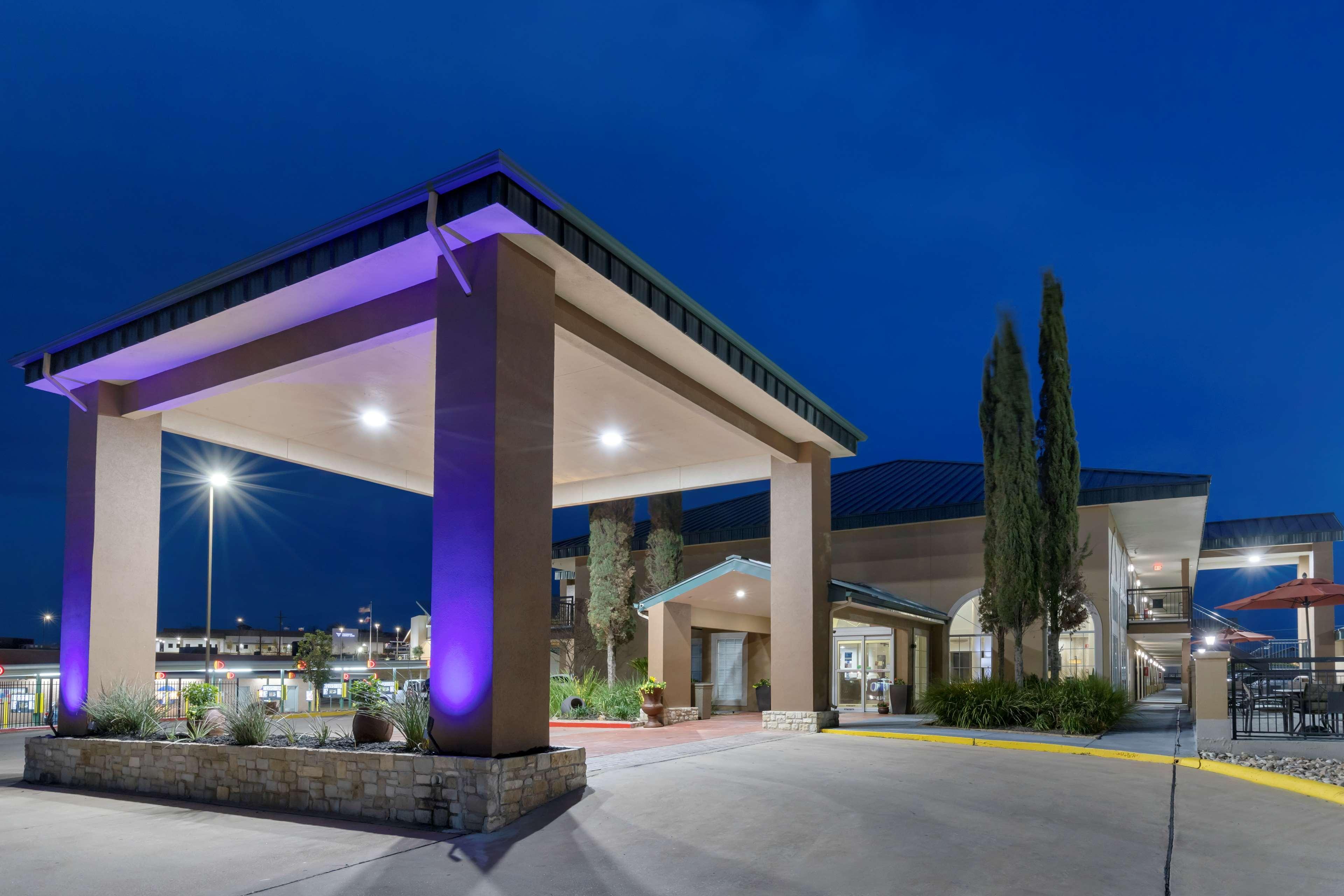 Best Western Marble Falls Inn מראה חיצוני תמונה